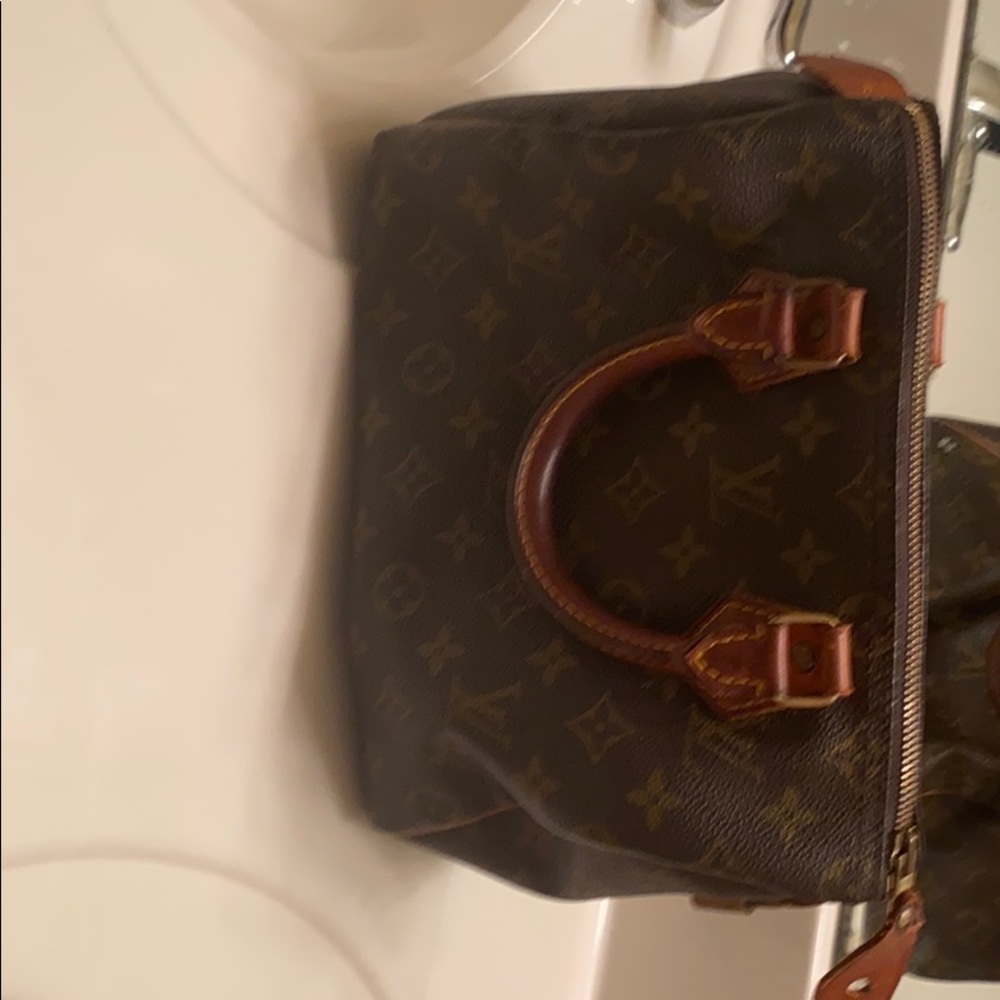 Louis Vuitton Speedy